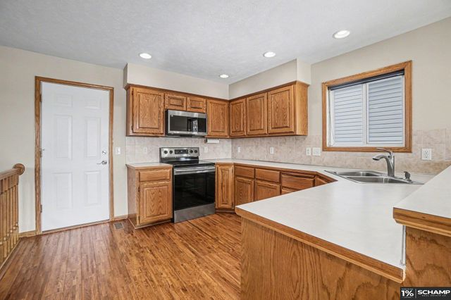 11809 S 53 Avenue, Papillion, NE 68133