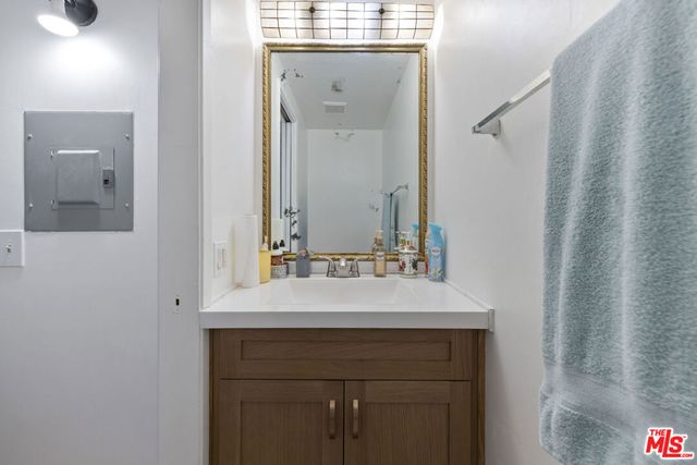 5461 Newcastle Avenue 6, Encino, CA 91316