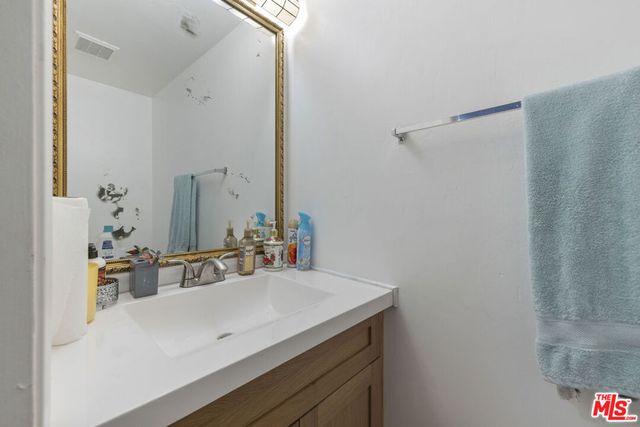 5461 Newcastle Avenue 6, Encino, CA 91316