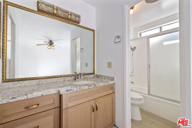 5461 Newcastle Avenue 6, Encino, CA 91316