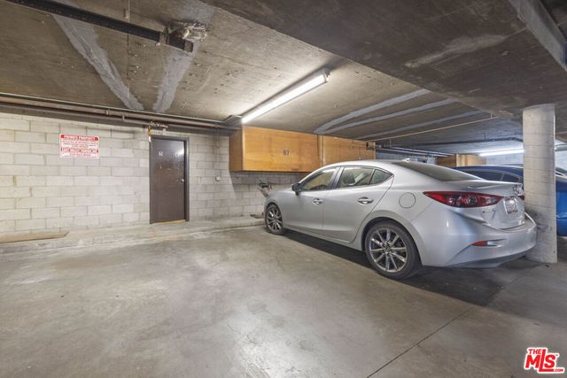 5461 Newcastle Avenue 6, Encino, CA 91316