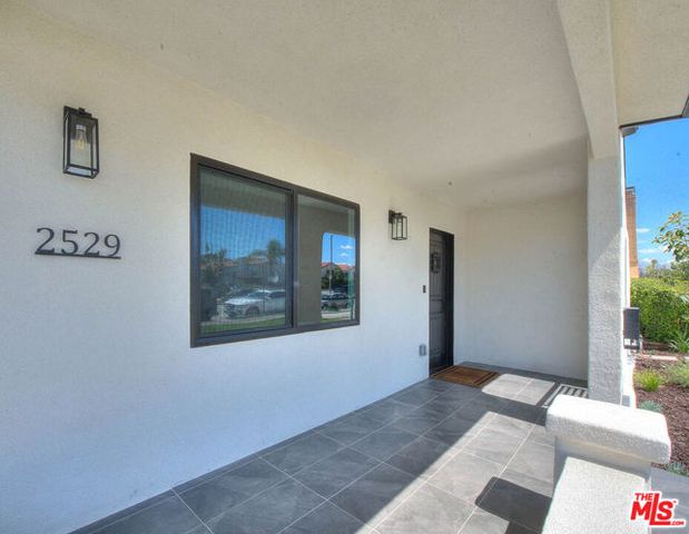2529 W 73rd Street, Los Angeles, CA 90043