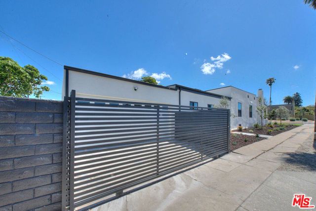 2529 W 73rd Street, Los Angeles, CA 90043