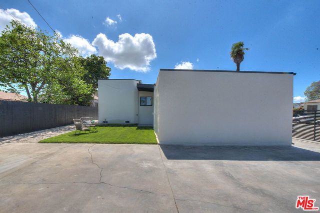 2529 W 73rd Street, Los Angeles, CA 90043