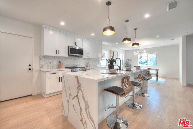 2529 W 73rd Street, Los Angeles, CA 90043