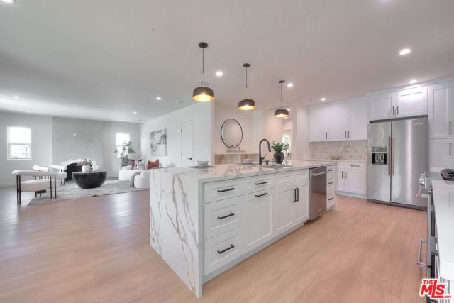 2529 W 73rd Street, Los Angeles, CA 90043