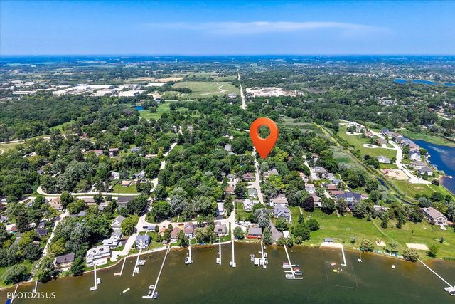 28069 N Lake Drive, Wauconda, IL 60084