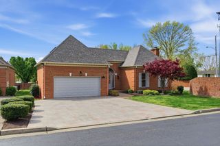 100 Carriage Way, Hendersonville, TN 37075