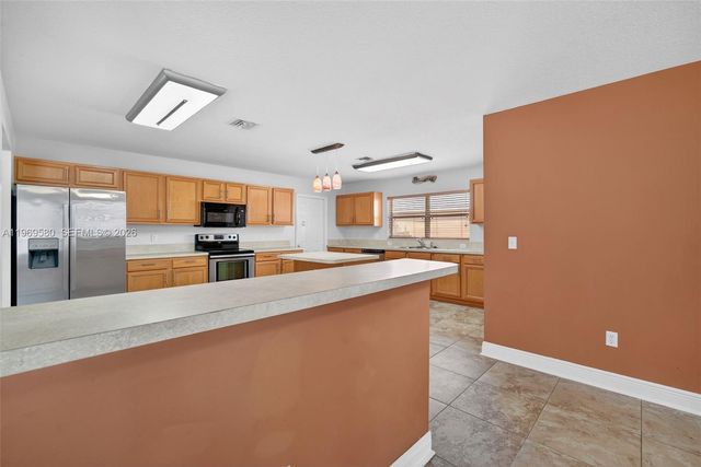 6762 NW Daffodil Ln, Port St. Lucie, FL 34983