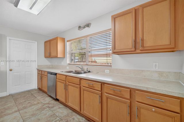 6762 NW Daffodil Ln, Port St. Lucie, FL 34983