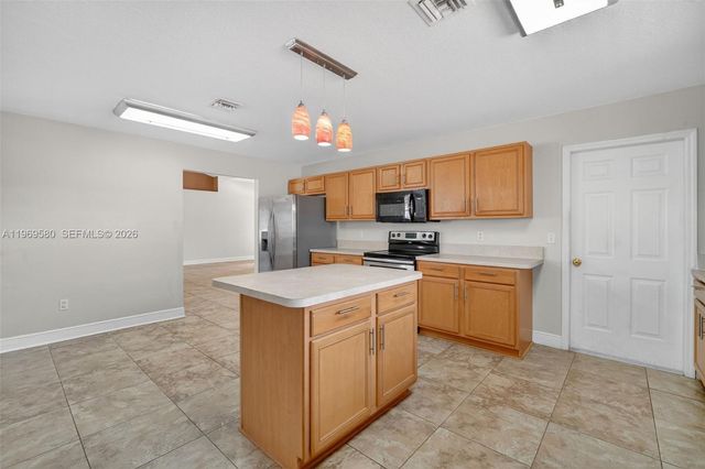 6762 NW Daffodil Ln, Port St. Lucie, FL 34983