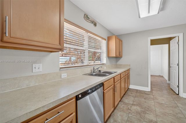 6762 NW Daffodil Ln, Port St. Lucie, FL 34983