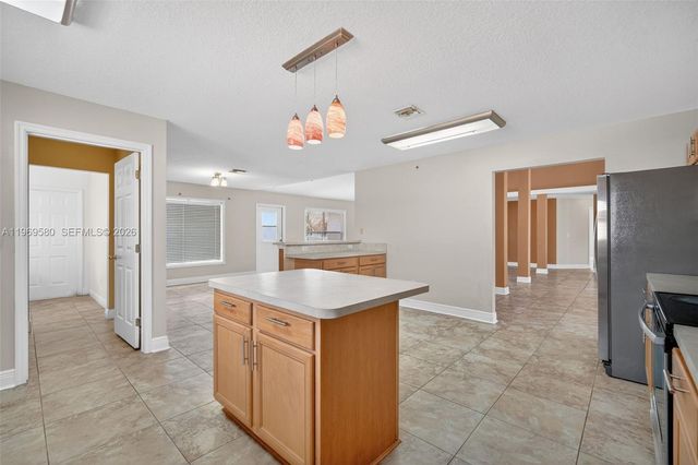 6762 NW Daffodil Ln, Port St. Lucie, FL 34983