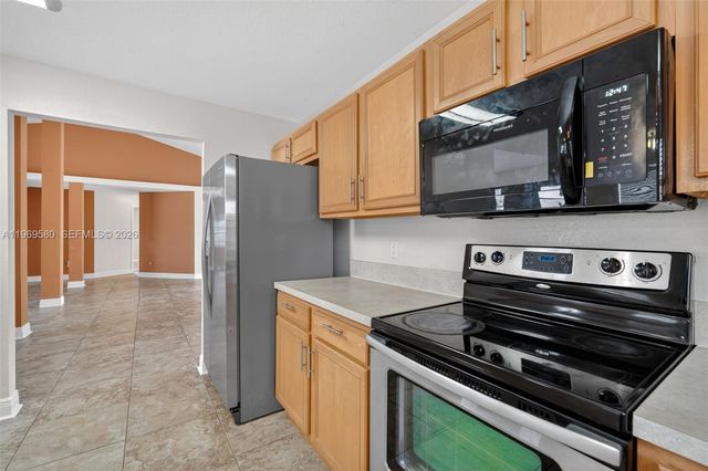 6762 NW Daffodil Ln, Port St. Lucie, FL 34983