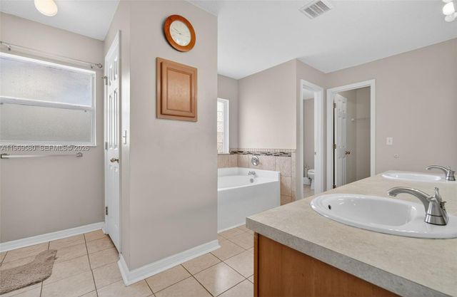 6762 NW Daffodil Ln, Port St. Lucie, FL 34983