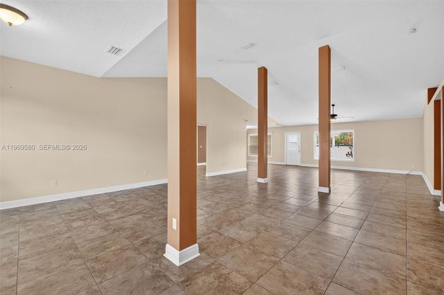 6762 NW Daffodil Ln, Port St. Lucie, FL 34983