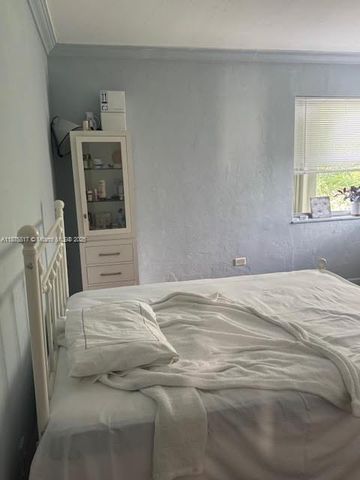 1258 Marseille Dr 4, Miami Beach, FL 33141