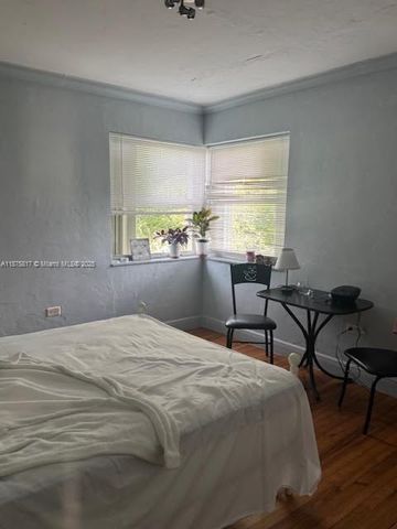 1258 Marseille Dr 4, Miami Beach, FL 33141