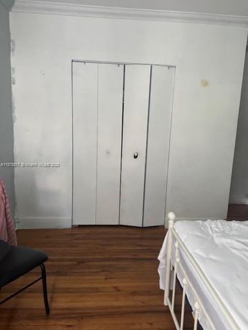 1258 Marseille Dr 4, Miami Beach, FL 33141