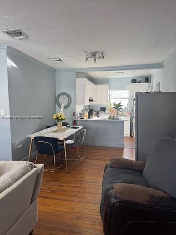 1258 Marseille Dr 4, Miami Beach, FL 33141