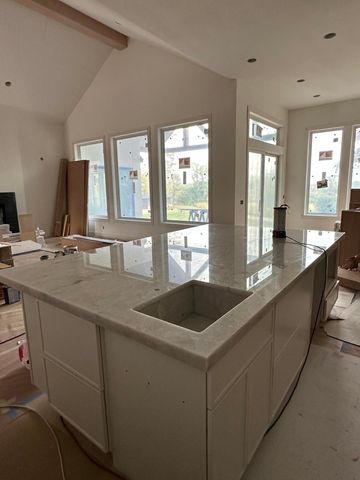 871 E Galway Court, Nixa, MO 65714