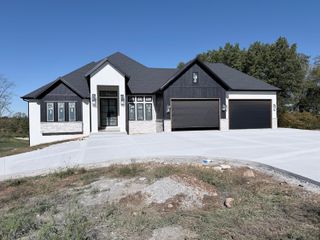 871 E Galway Court, Nixa, MO 65714