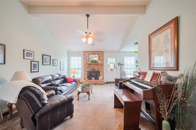 1805 Willow Bend Road, Wharton, TX 77488