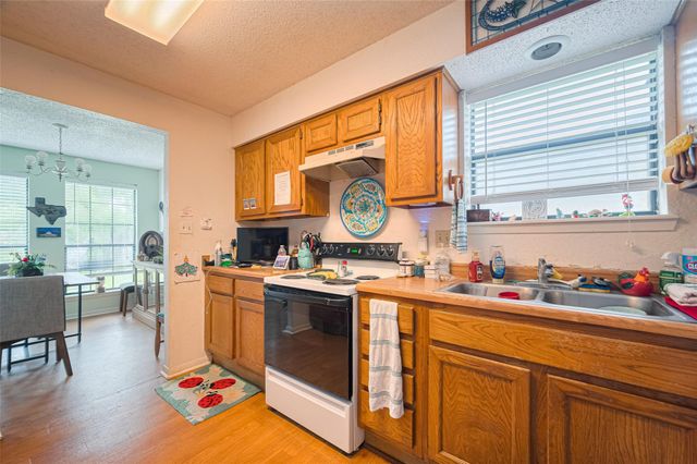 1805 Willow Bend Road, Wharton, TX 77488