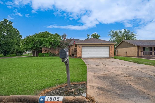 1805 Willow Bend Road, Wharton, TX 77488