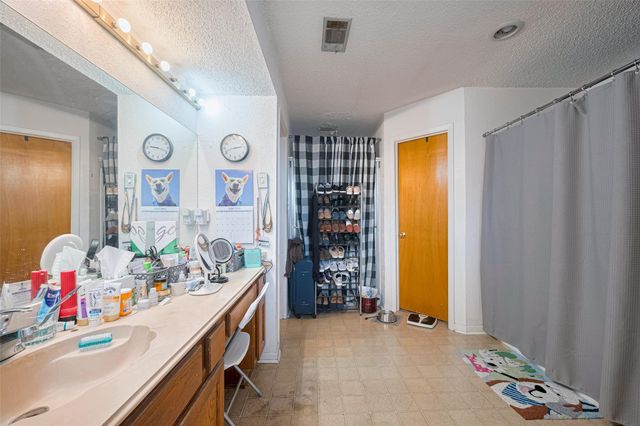 1805 Willow Bend Road, Wharton, TX 77488