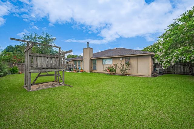 1805 Willow Bend Road, Wharton, TX 77488