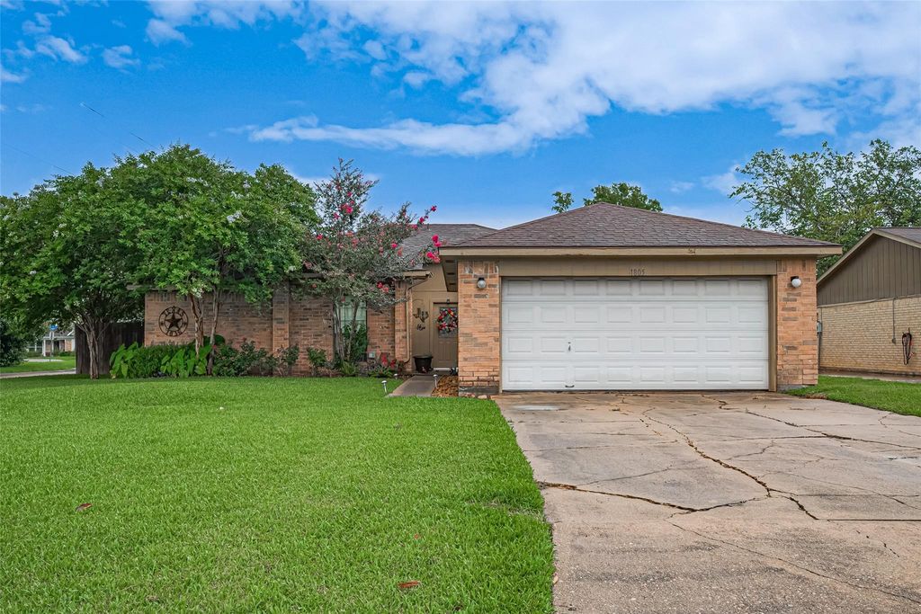 1805 Willow Bend Road, Wharton, TX 77488