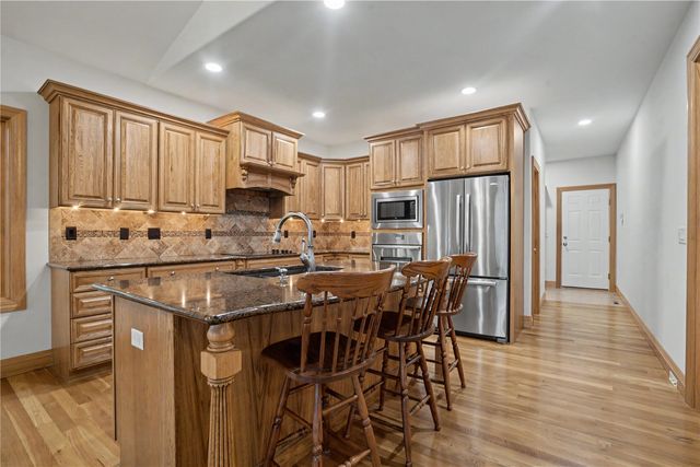 3241 Cedar River Court NE, Cedar Rapids, IA 52411