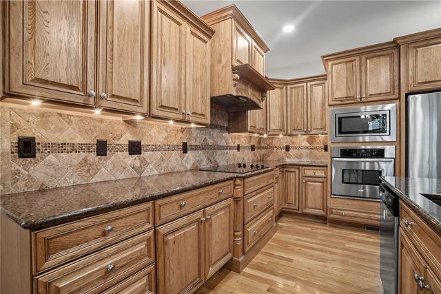 3241 Cedar River Court NE, Cedar Rapids, IA 52411