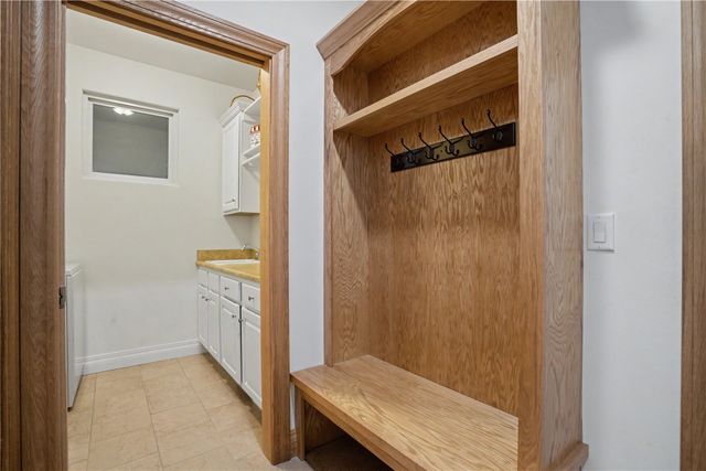 3241 Cedar River Court NE, Cedar Rapids, IA 52411