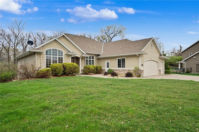 3241 Cedar River Court NE, Cedar Rapids, IA 52411