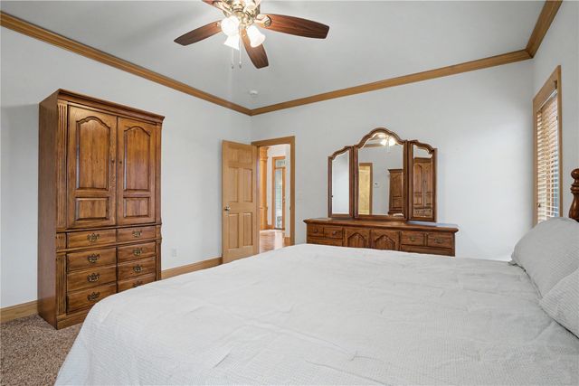 3241 Cedar River Court NE, Cedar Rapids, IA 52411