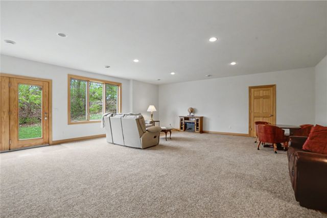3241 Cedar River Court NE, Cedar Rapids, IA 52411