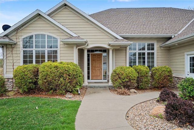 3241 Cedar River Court NE, Cedar Rapids, IA 52411