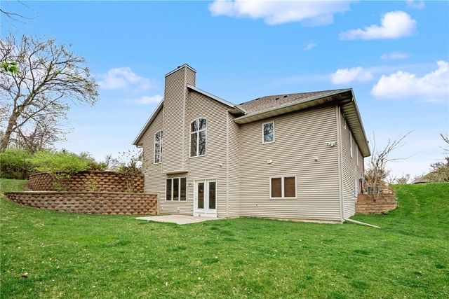 3241 Cedar River Court NE, Cedar Rapids, IA 52411