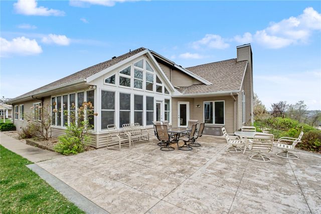 3241 Cedar River Court NE, Cedar Rapids, IA 52411