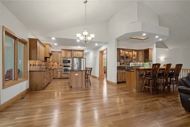 3241 Cedar River Court NE, Cedar Rapids, IA 52411