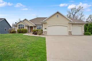 3241 Cedar River Court NE, Cedar Rapids, IA 52411