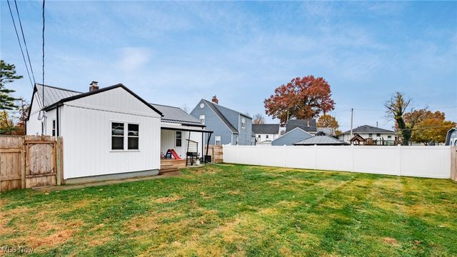 1825 Euclid Ave, Zanesville, OH 43701