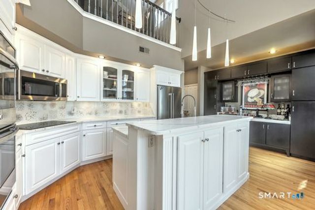 11 Priorwood Gardens 11, Cromwell, CT 06416