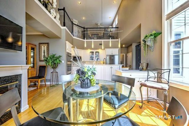 11 Priorwood Gardens 11, Cromwell, CT 06416