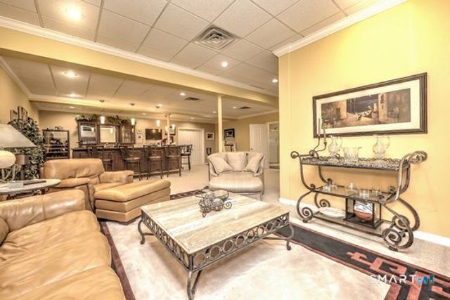 11 Priorwood Gardens 11, Cromwell, CT 06416