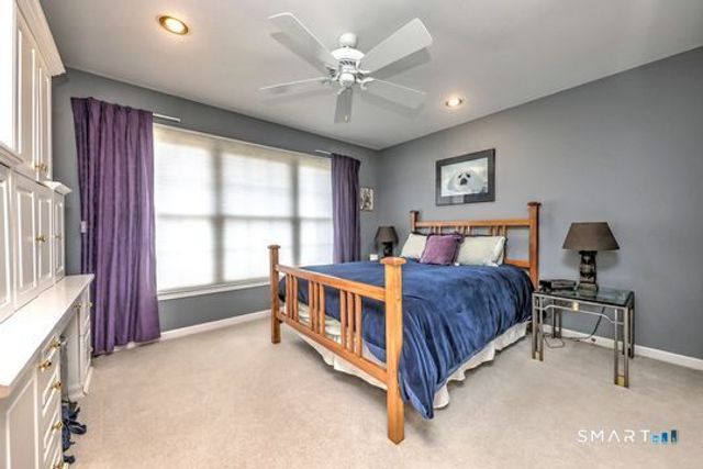 11 Priorwood Gardens 11, Cromwell, CT 06416