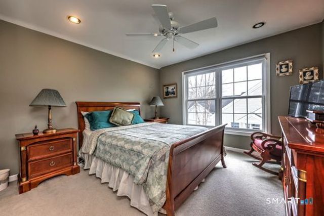 11 Priorwood Gardens 11, Cromwell, CT 06416