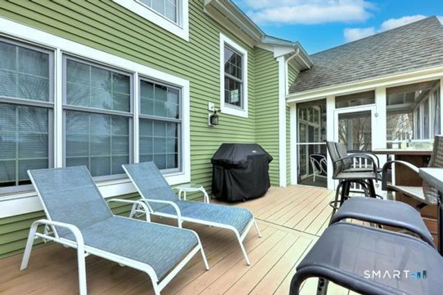 11 Priorwood Gardens 11, Cromwell, CT 06416